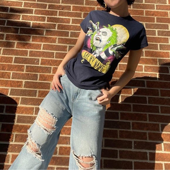 SOLD Beetlejuice graphic tee - Picture 7 of 8